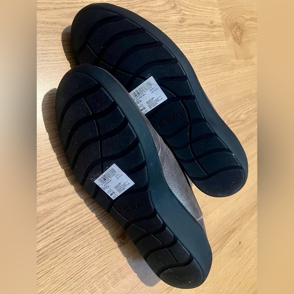 Clark’s Size 7.5 Shoes - Picture 9 of 13